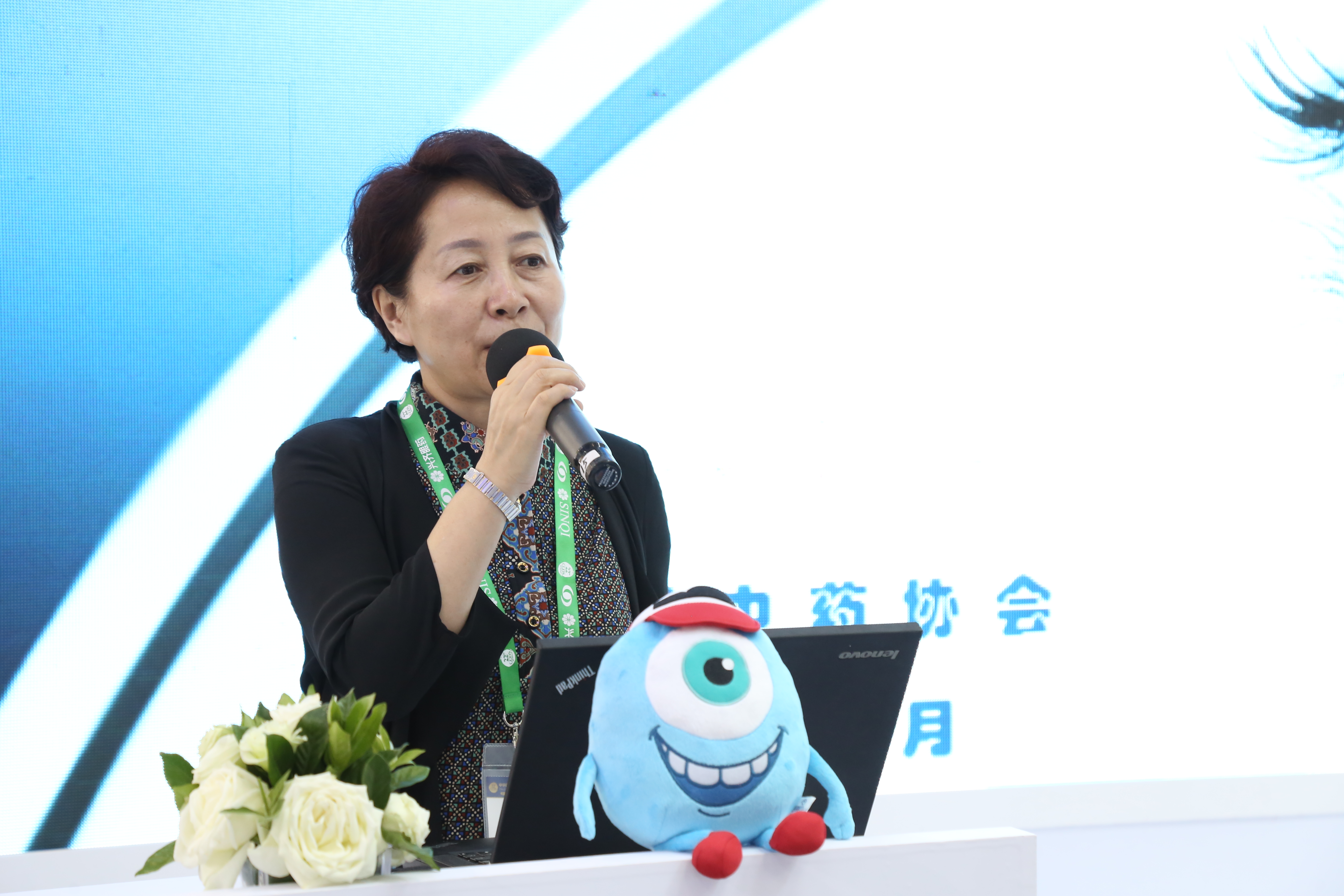 中國(guó)中藥協(xié)會(huì)王桂華秘書長(zhǎng)強(qiáng)調(diào)《保健類眼貼團(tuán)體標(biāo)準(zhǔn)》建立的重要性