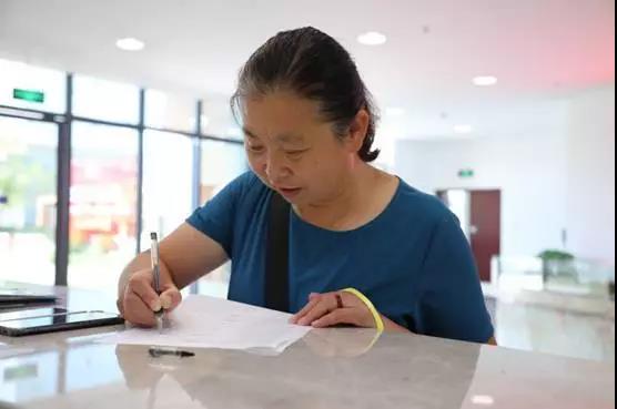 眼健康守護(hù)者據(jù)說喝過好視力原液的人，都....