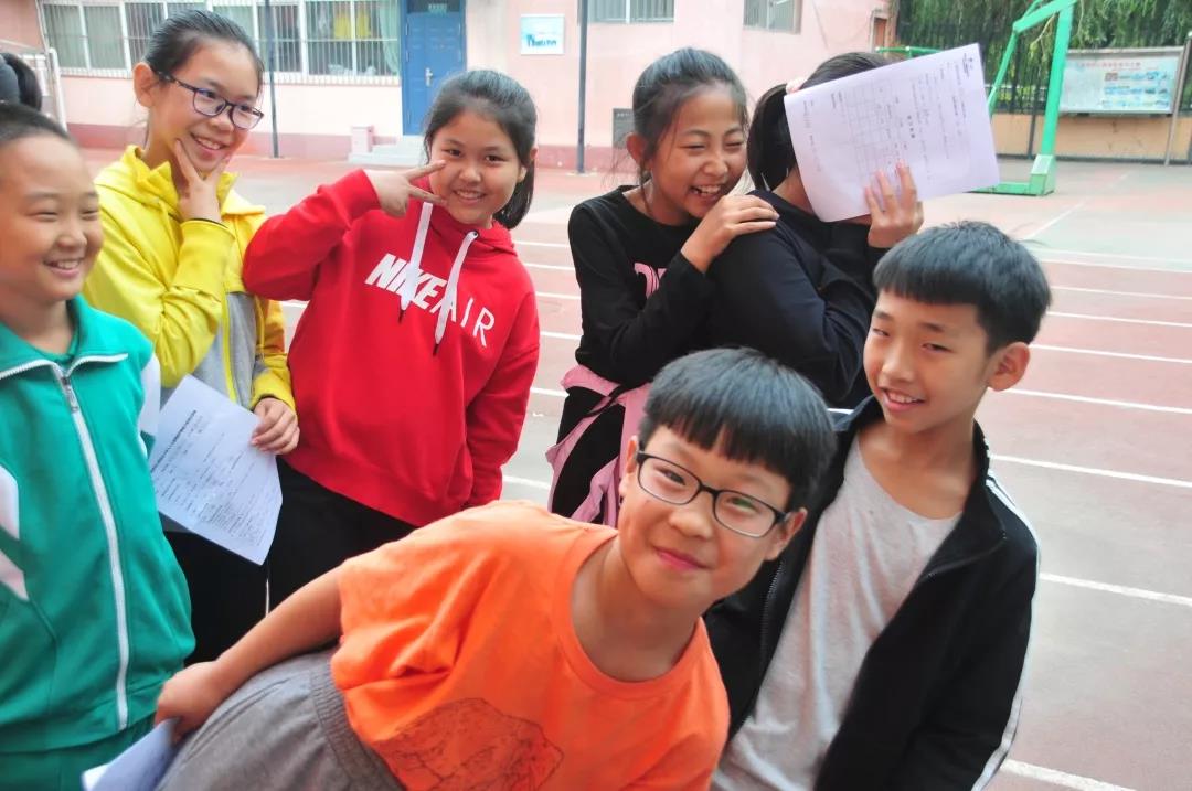 養(yǎng)成正確護(hù)眼習(xí)慣，爭做護(hù)眼達(dá)人，我們在行動