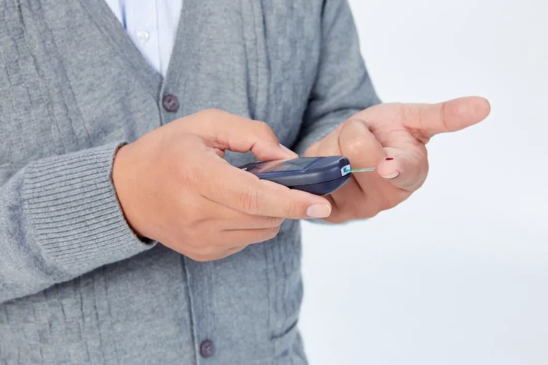 中老年人眼睛亮晶晶，多是長期保持這5個好習(xí)慣